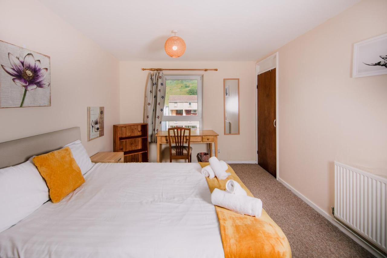 Fab Arthur Seat Views, Old Town Apartment 에든버러 외부 사진