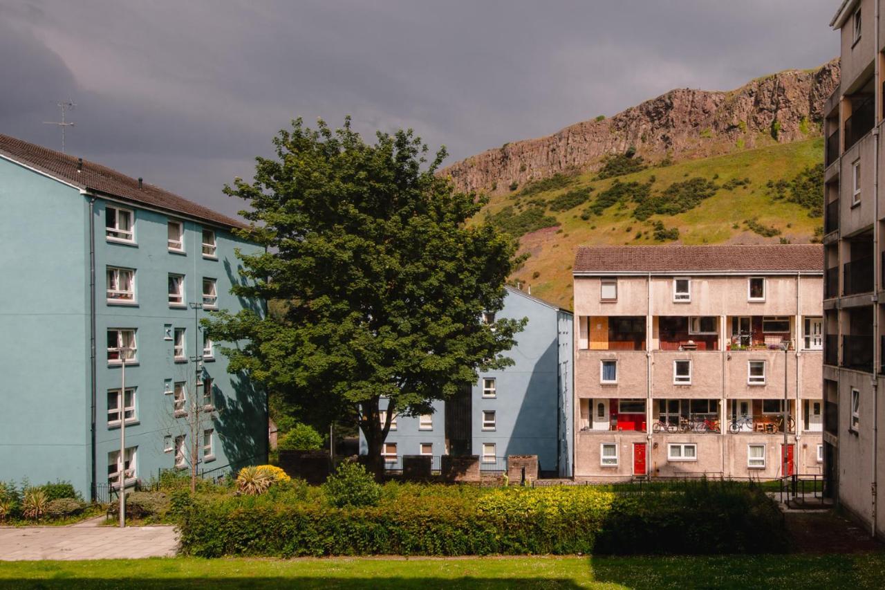 Fab Arthur Seat Views, Old Town Apartment 에든버러 외부 사진
