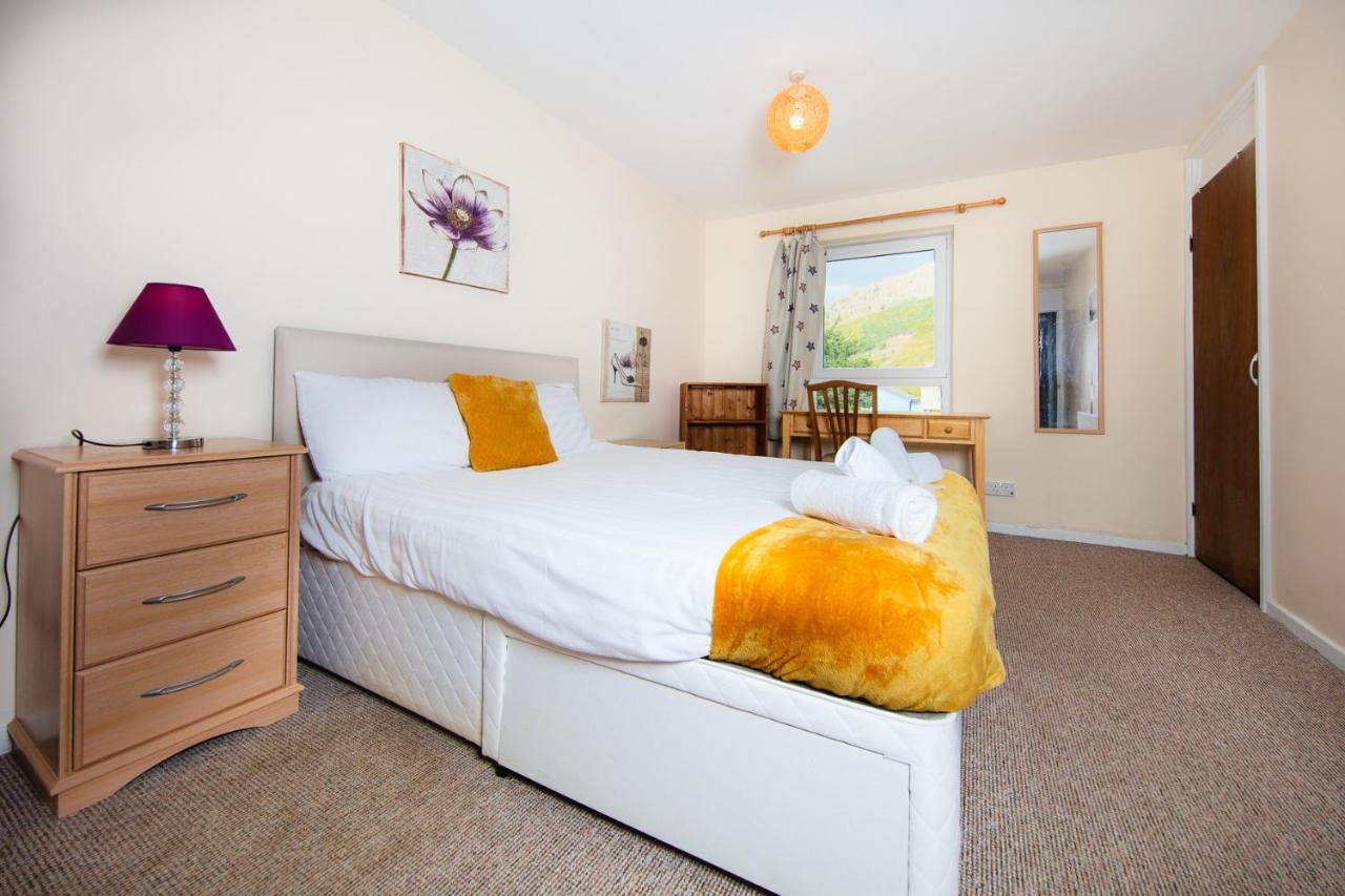 Fab Arthur Seat Views, Old Town Apartment 에든버러 외부 사진