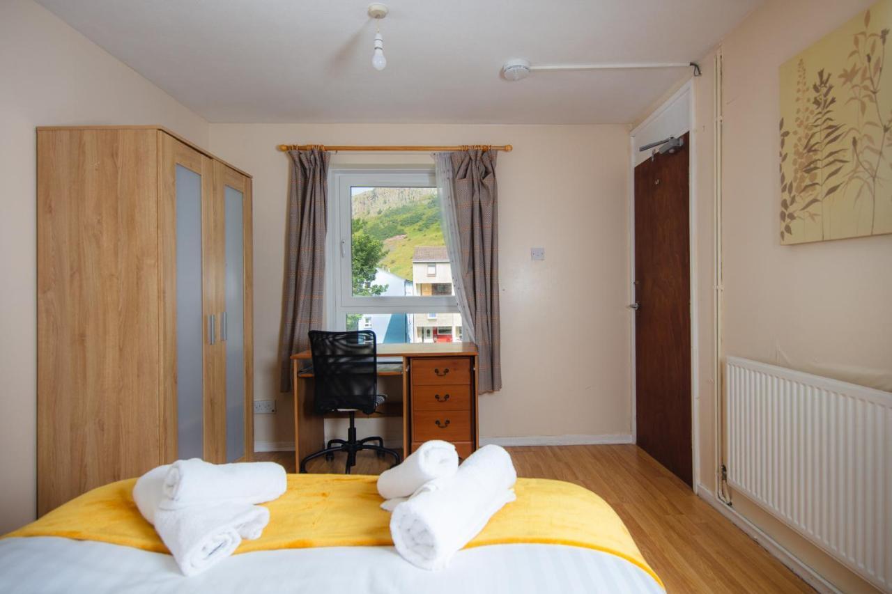 Fab Arthur Seat Views, Old Town Apartment 에든버러 외부 사진